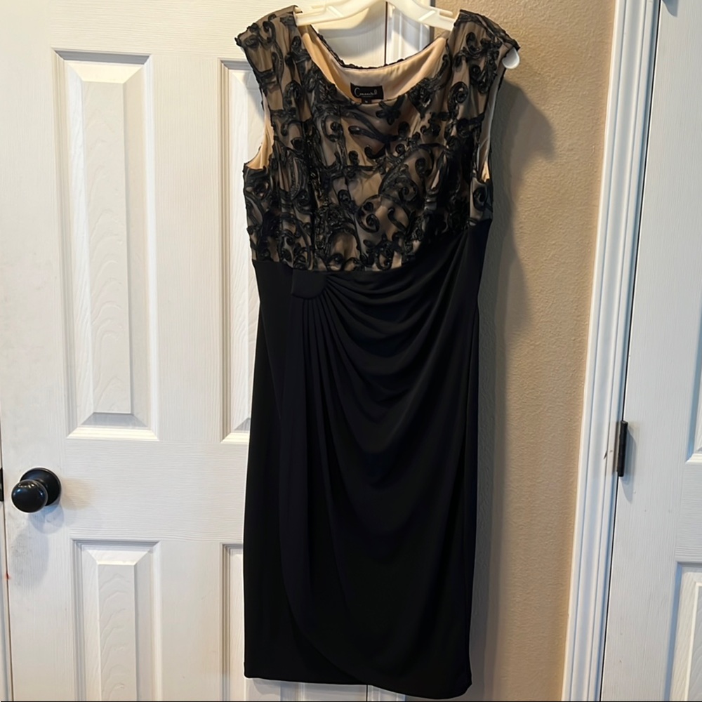 Connected Apparel Black Sleeveless Sheath Dress